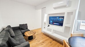 Living area - Larnaca Beach Bliss Apartment (Larnaca)