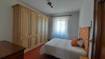 2 camere, una scrivania, Wi-Fi, lenzuola