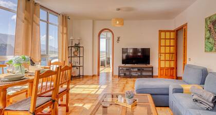 Oceanview Retreat / 50m to Beach + Sunset Terrace + Ensuite