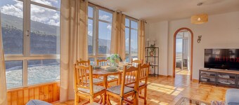 Oceanview Retreat / 50m to Beach + Sunset Terrace + Ensuite