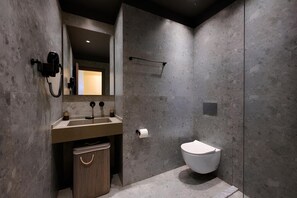 Eco-friendly toiletries, hair dryer, towels - Studio with Garden View and Communal Pool (Corfu)