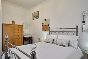 2 bedrooms - Host Stay The Aquamarine Weymouth Beach (Weymouth)