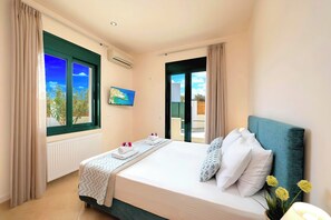 3 bedrooms, iron/ironing board, free WiFi, bed sheets - Eliomar Beachside Villa (Chania)