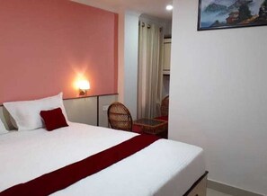 Basic Room | Desk, laptop workspace, soundproofing, free WiFi - HOTEL TRANQUIL (Kathmandu)