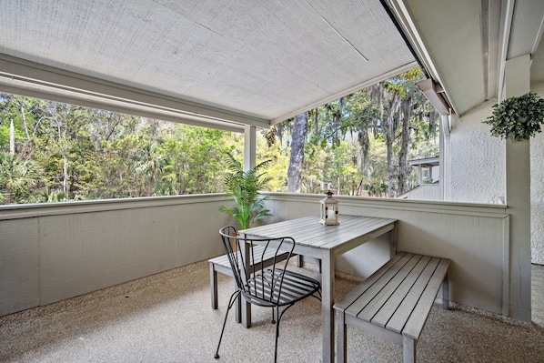 Outdoor dining