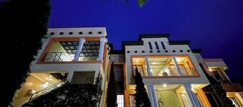 Sherehe Apartments, Unit 6