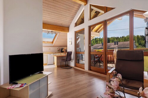 Ferienwohnung 'Berglen-Domizil, 2 Sz' mit Bergblick, privater Terrasse und Wi-Fi