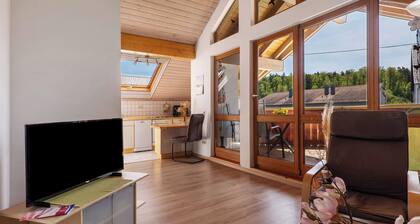 Ferienwohnung 'Berglen-Domizil, 2 Sz' mit Bergblick, privater Terrasse und Wi-Fi