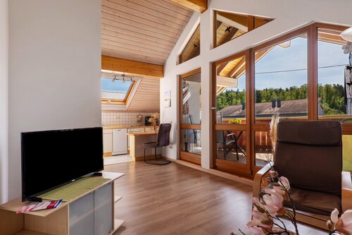 Ferienwohnung 'Berglen-Domizil, 2 Sz' mit Bergblick, privater Terrasse und Wi-Fi