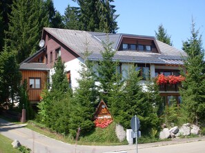 Exterior - Studio '3' with Private Terrace, Shared Garden and Wi-Fi (Schönwald im Schwarzwald)