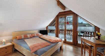 Zimmer 'Muskateller' mit privatem Balkon und Wi-Fi