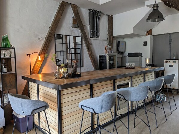 Dining - Room 'Müller Thurgau' with Private Balcony, Wi-Fi / Including Breakfast (Endingen am Kaiserstuhl)