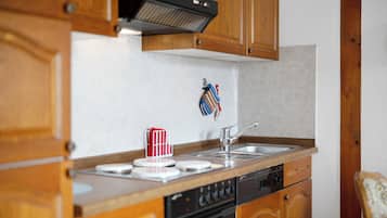 Kühlschrank, Ofen, Herdplatte, Geschirrspüler