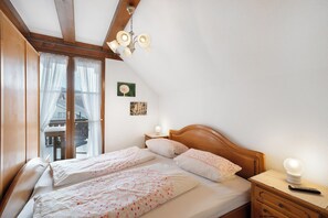 1 bedroom, free WiFi, bed sheets