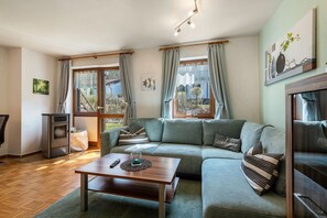 Televisión, chimenea y tenis de mesa 