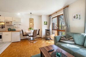 Televisión, chimenea y tenis de mesa 