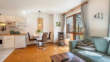 Tv, pejs, bordtennisbord