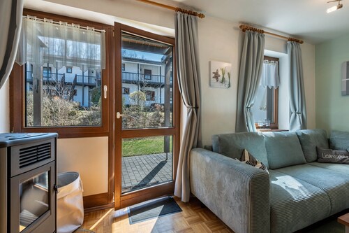 Holiday Apartment 'Fewo mit Kamin - Dogs Welcome' with Mountain View, Terrace and Wi-Fi
