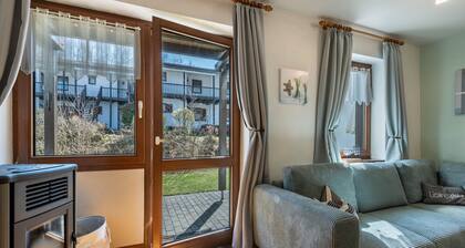 Holiday Apartment 'Fewo mit Kamin - Dogs Welcome' with Mountain View, Terrace and Wi-Fi