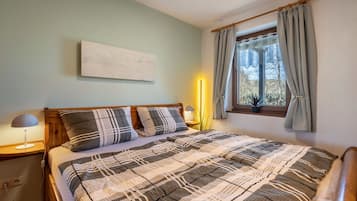 1 bedroom, free WiFi, bed sheets