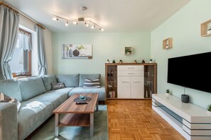 Televisión, chimenea y tenis de mesa 