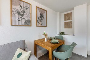 Dining - Studio 'Kleine Auszeit' with Wi-Fi (Rheinfelden)