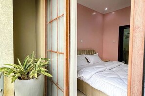 2 habitaciones, tabla de planchar con plancha, wifi y ropa de cama 