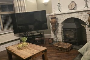 スマートテレビ、暖炉