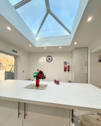 Luxury and spacious 3 bedroom home in Southampton