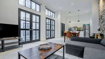 Télévision, espaces bureaux