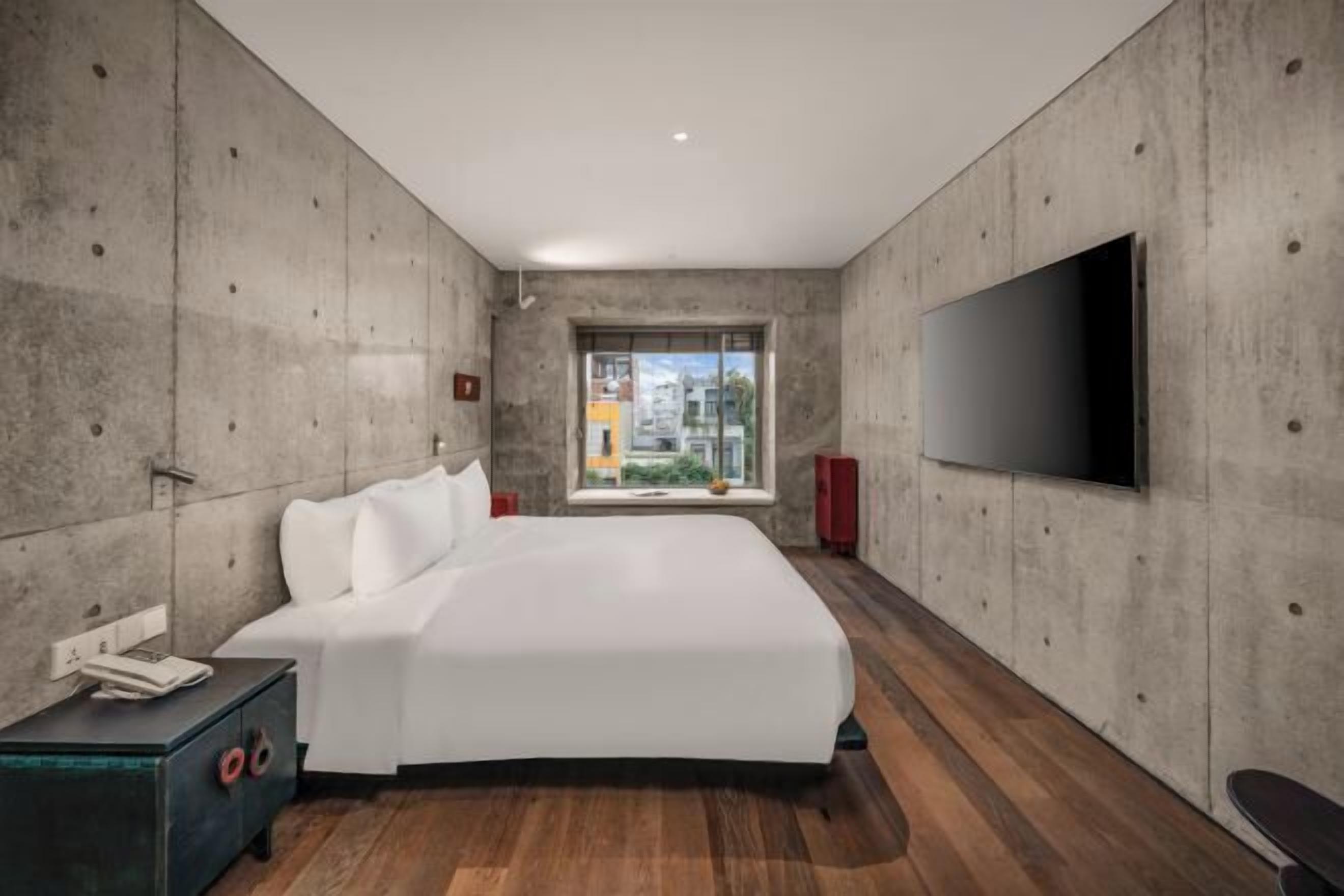 Literie hypoallergénique, coffres-forts dans les chambres