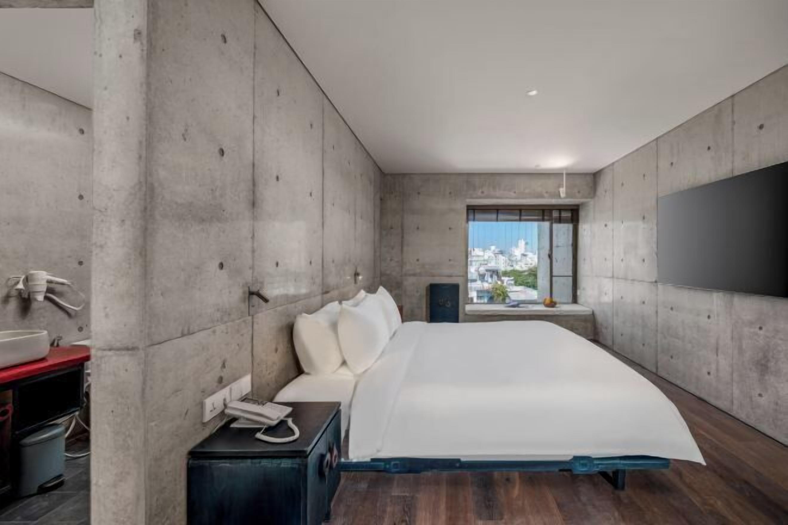 Literie hypoallergénique, coffres-forts dans les chambres