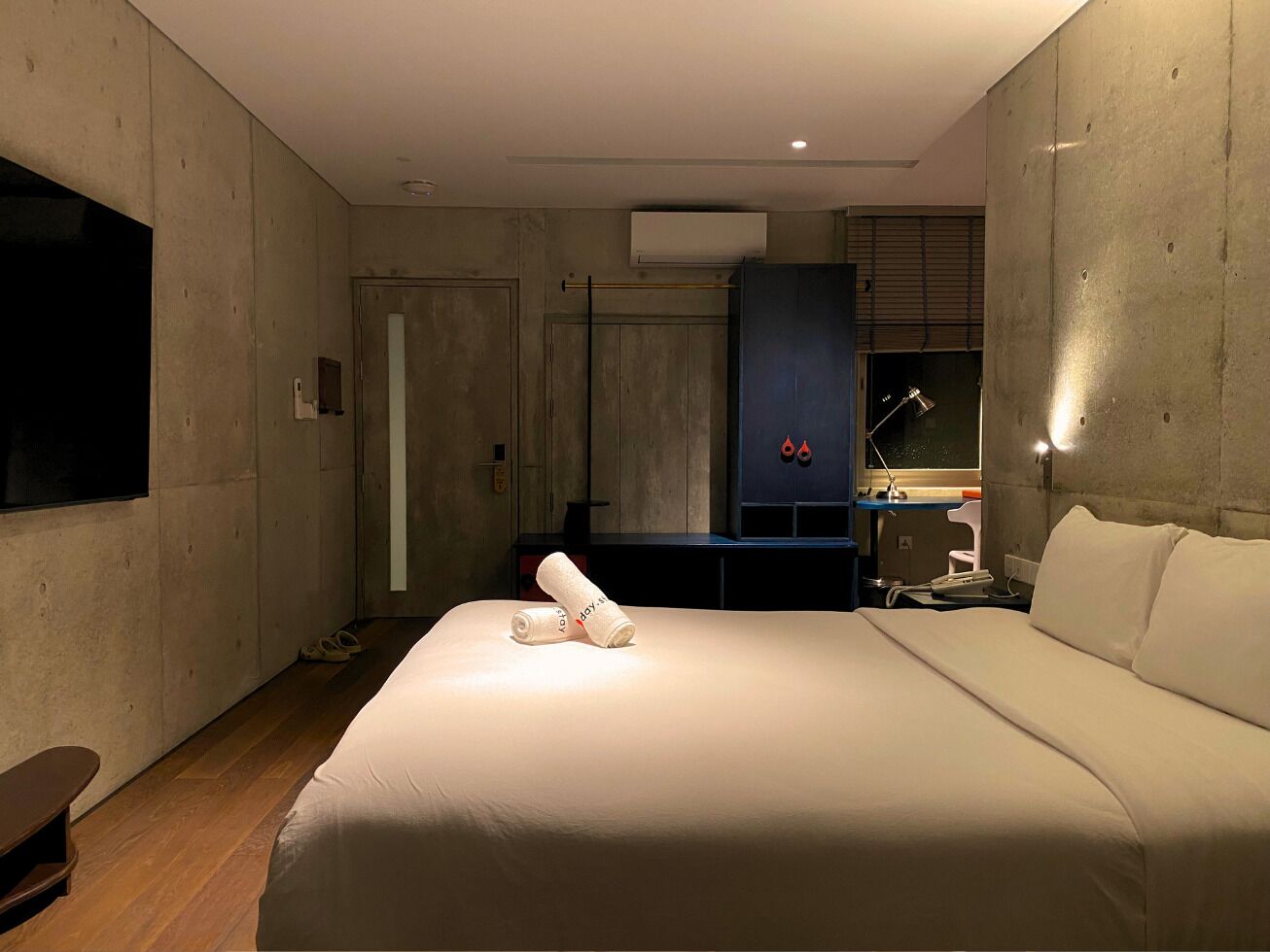 Phòng đôi Deluxe, 1 giường cỡ queen | Bộ đồ giường kháng dị ứng, két bảo mật tại phòng, trang trí khác biệt 