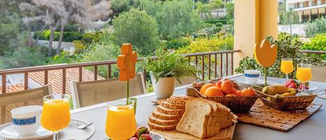 تناول الطعام بالخارج