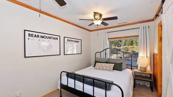 Familjestuga - 2 sovrum - icke-rökare - utsikt mot bergen | 2 sovrum, individuell inredning, unika möbler och gratis wi-fi