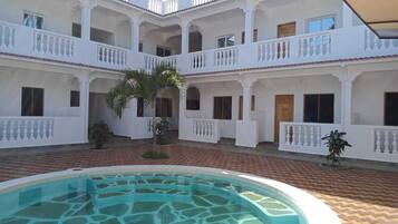 ์ผ์ธ ์์์ฅ