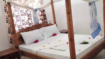 2 quartos, individualmente decorados, individualmente mobiliados