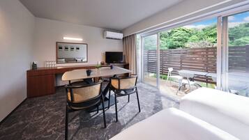 Quadruple Room | Down comforters, free WiFi, bed sheets