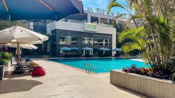 Basic Apartment | Pool