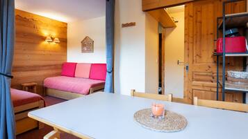 1 chambre, fer et planche Ă repasser, accĂšs Internet