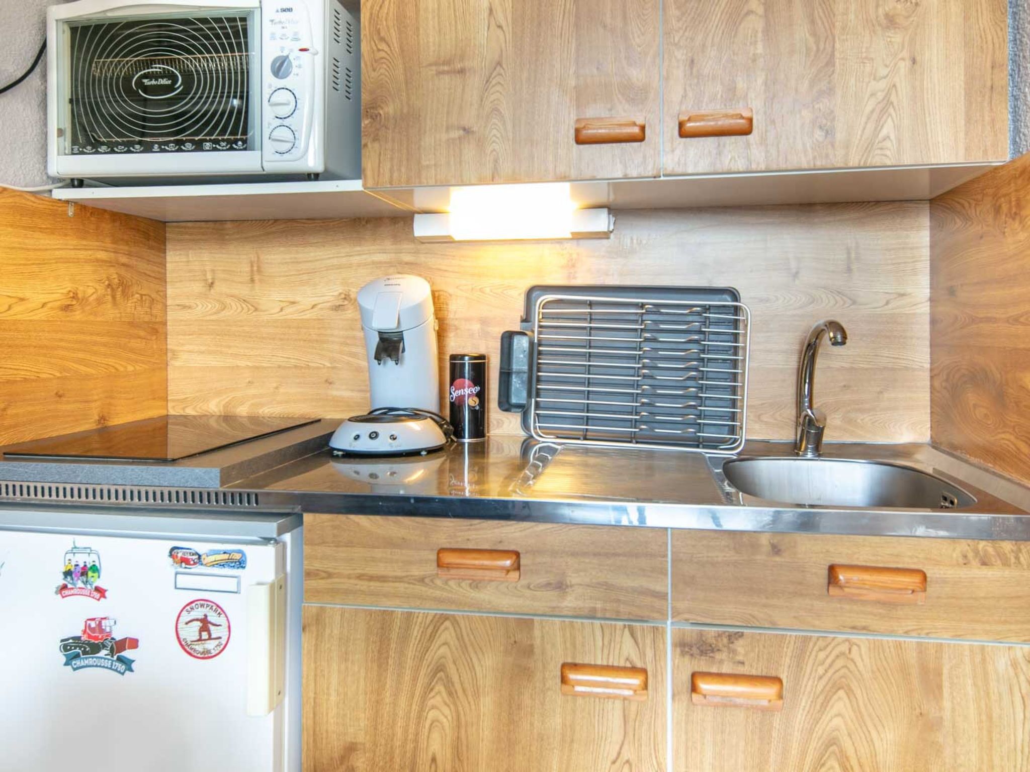 Fridge, microwave, oven, cookware/dishes/utensils