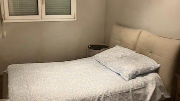 1 chambre, fer et planche Ă repasser, draps fournis