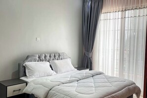 2 bedrooms, iron/ironing board, WiFi, bed sheets