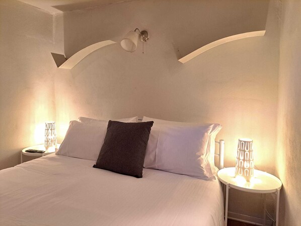 Standard Apartment | 1 bedroom, down comforters, bed sheets - L'angolo di Camogli (Camogli)