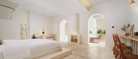 Design Quadruple Room | Individually decorated, individually furnished, iron/ironing board