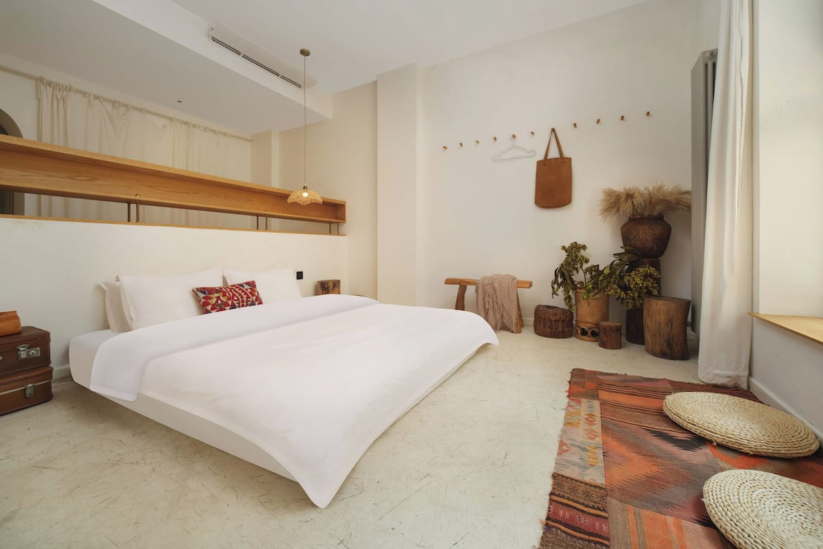 Design Double Room, 1 Queen Bed, Courtyard View