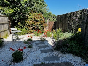 Property grounds - The Old Dairy with Parking - Dog Friendly (Ramsgate)
