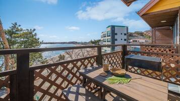 Basic Room, 1 Bedroom (Room 203(Ocean View /BBQ /Terras)) | 1 bedroom, free WiFi