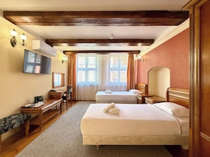 1 habitación, colchones Tempur-Pedic y escritorio