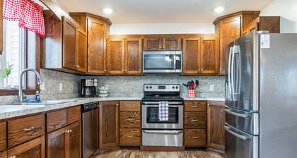 16 Guest | Game Room | Sauna | Firepit | Wineries